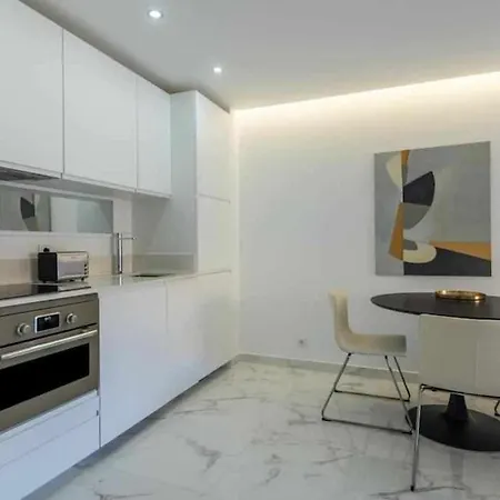 דירה Downtown Art Flat *