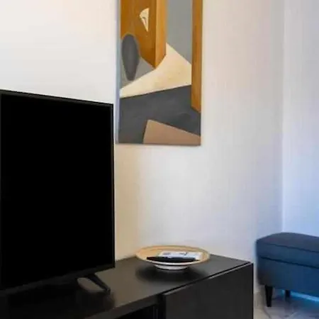 דירה Downtown Art Flat *