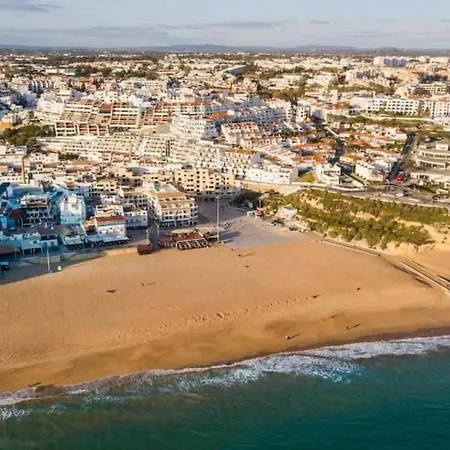 Downtown Art Flat דירה