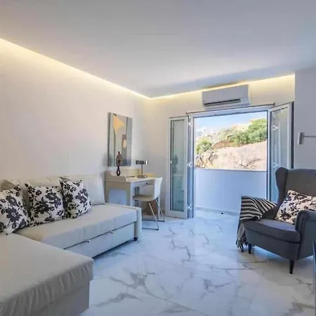 דירה Downtown Art Flat *