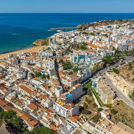 Downtown Art Flat * 阿尔布费拉